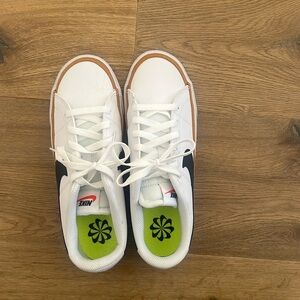 Nike court legacy sneakers